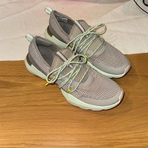 Sorel Kinetic Impact Sneaker Size 10